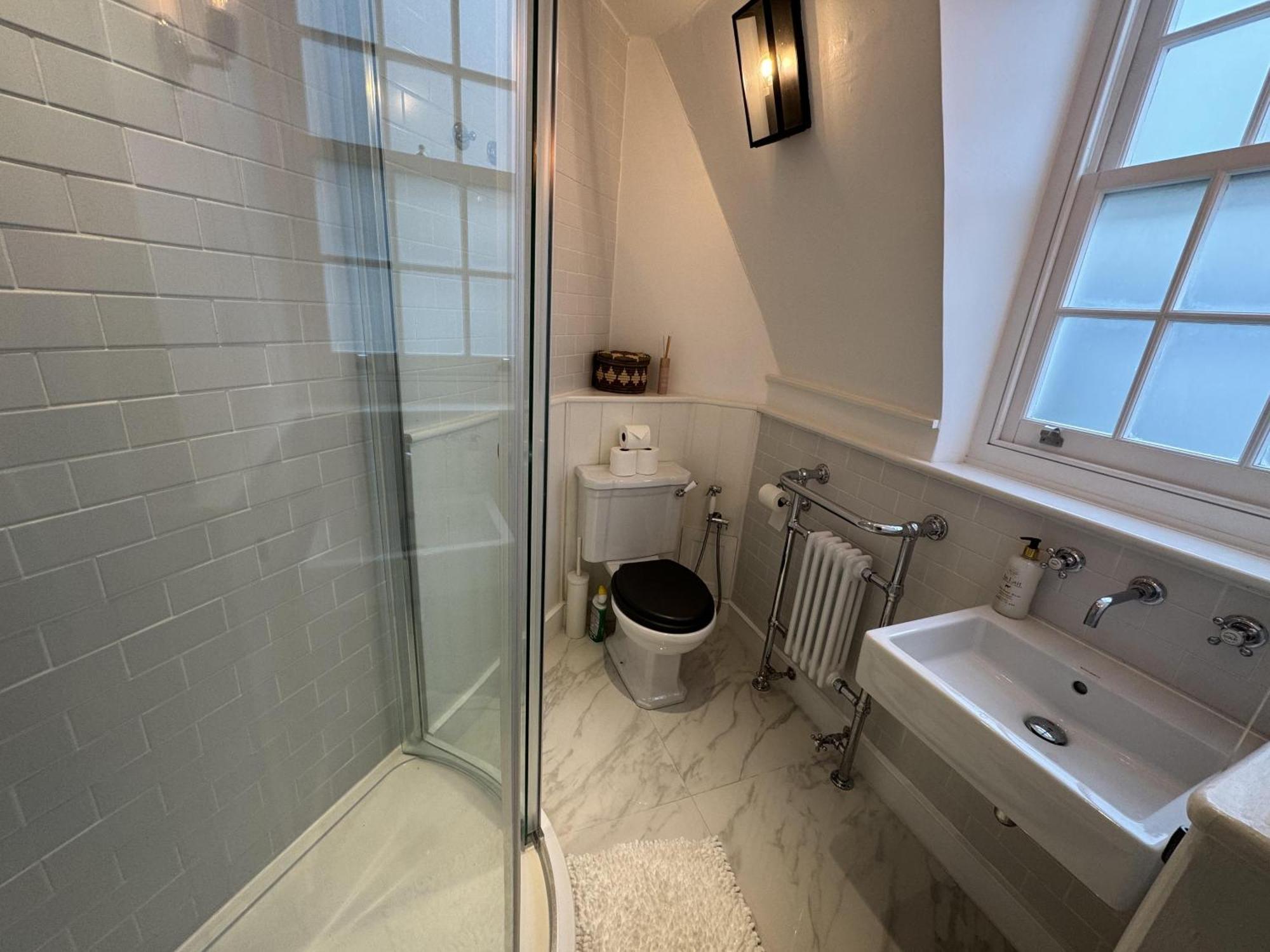 Centrally Located Stunning 3bed 2bath Se1 Ferienhaus